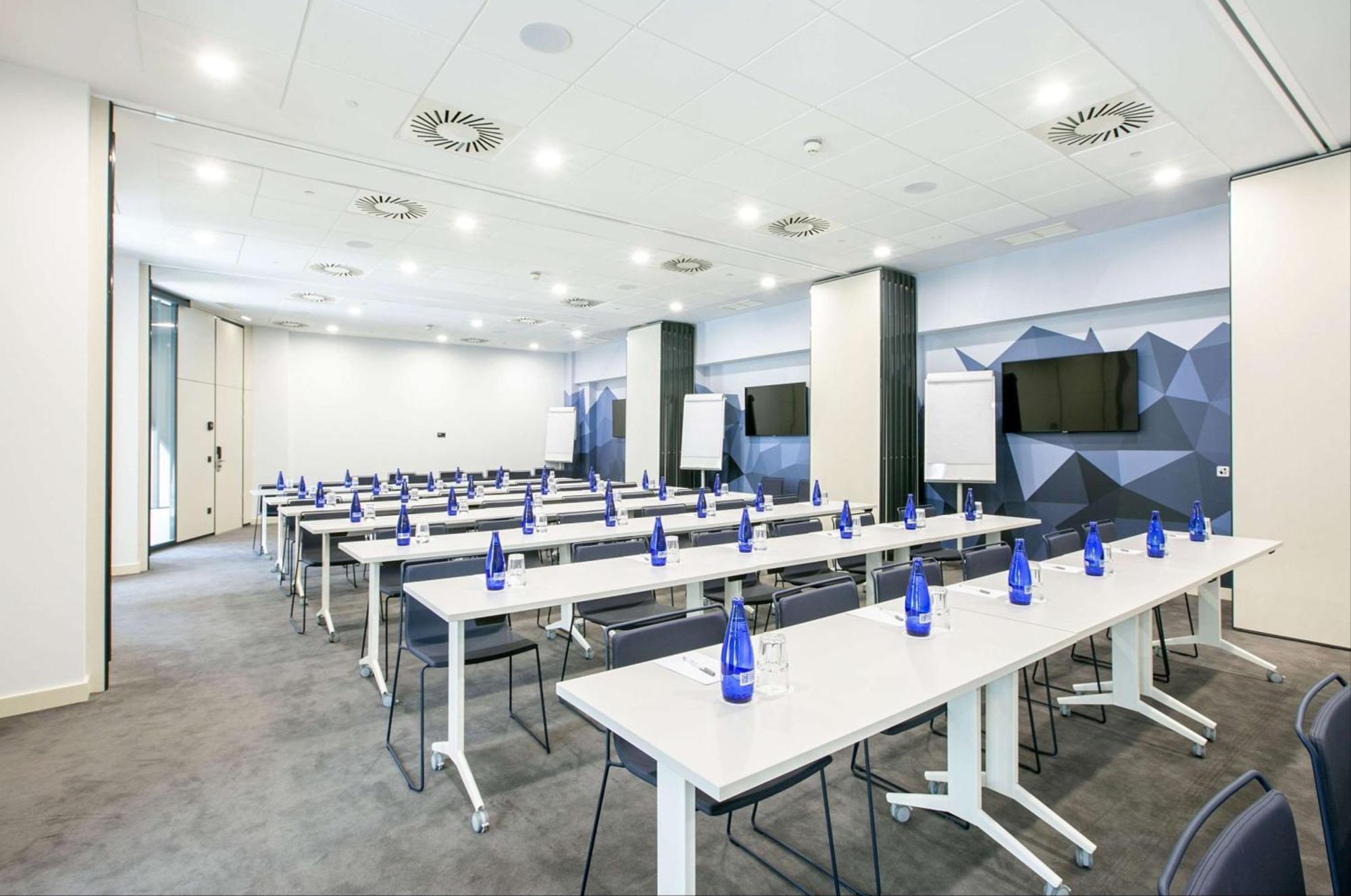 Hampton By Hilton Alcobendas Madrid Extérieur photo