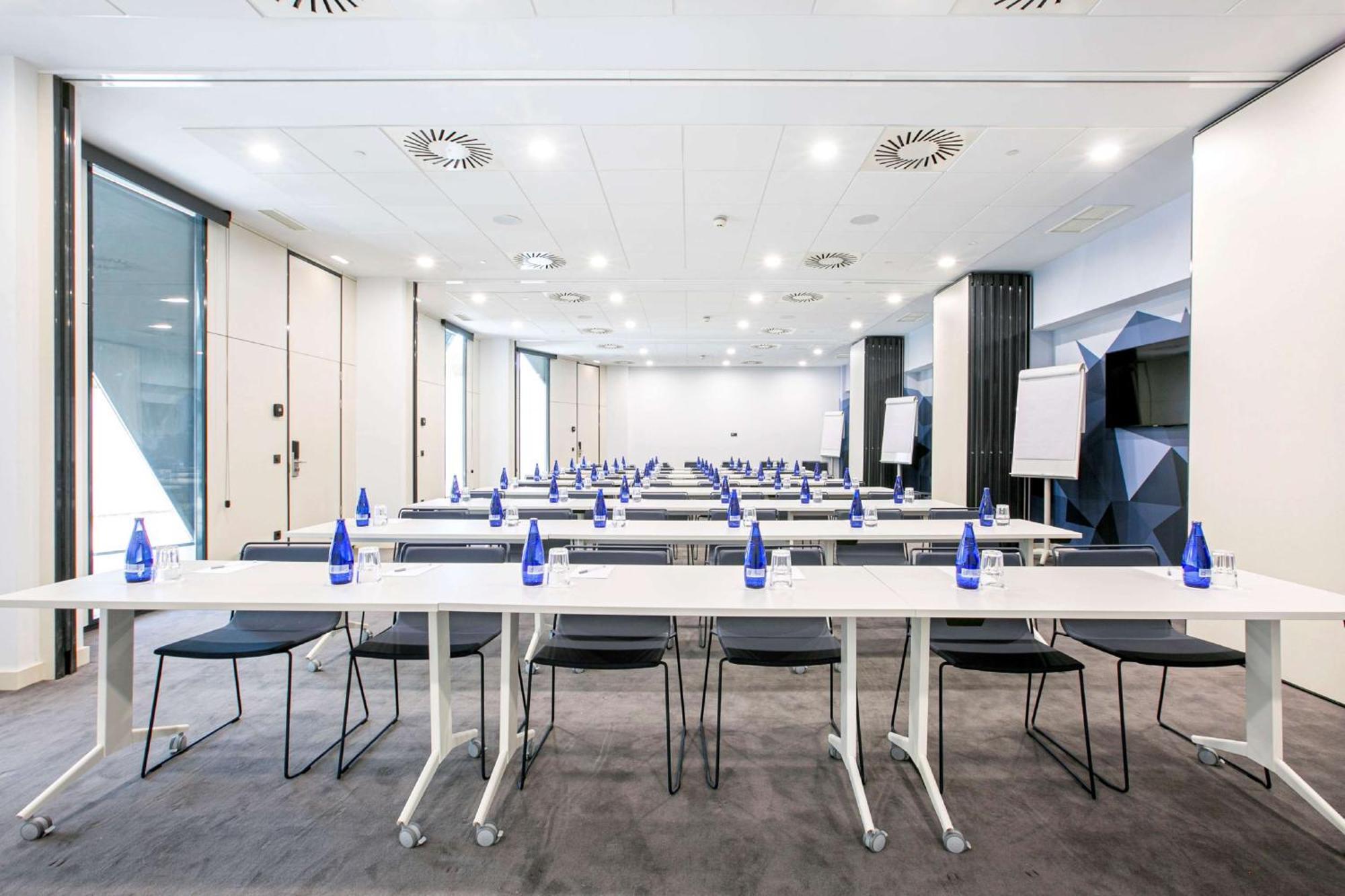 Hampton By Hilton Alcobendas Madrid Extérieur photo